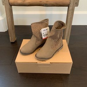 BNWT Zara Toddler Girls’ Boots, Size 8